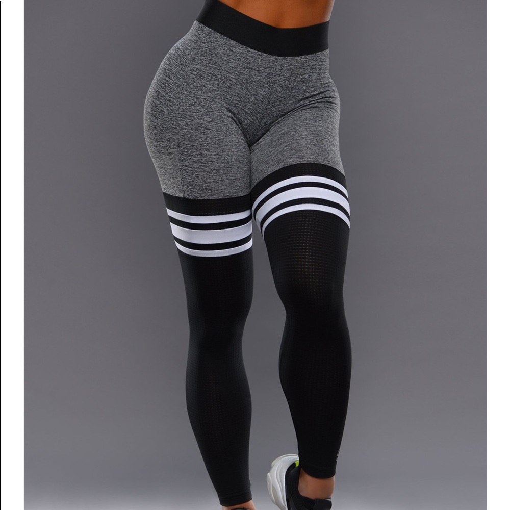 Bombshell sports wear leggings